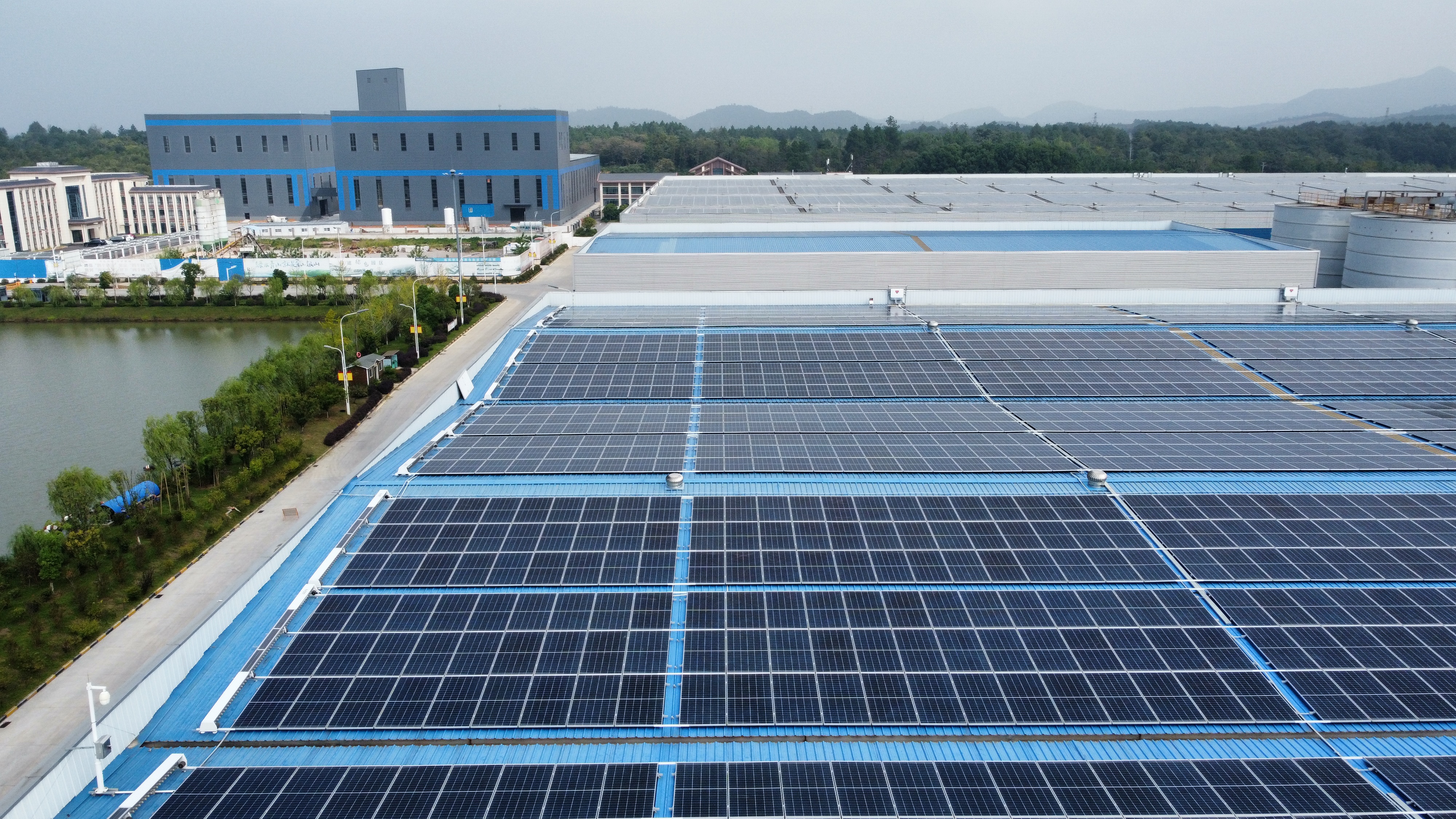 智能清扫“上岗” | 池州汇成清扫机器人完成批量交付！